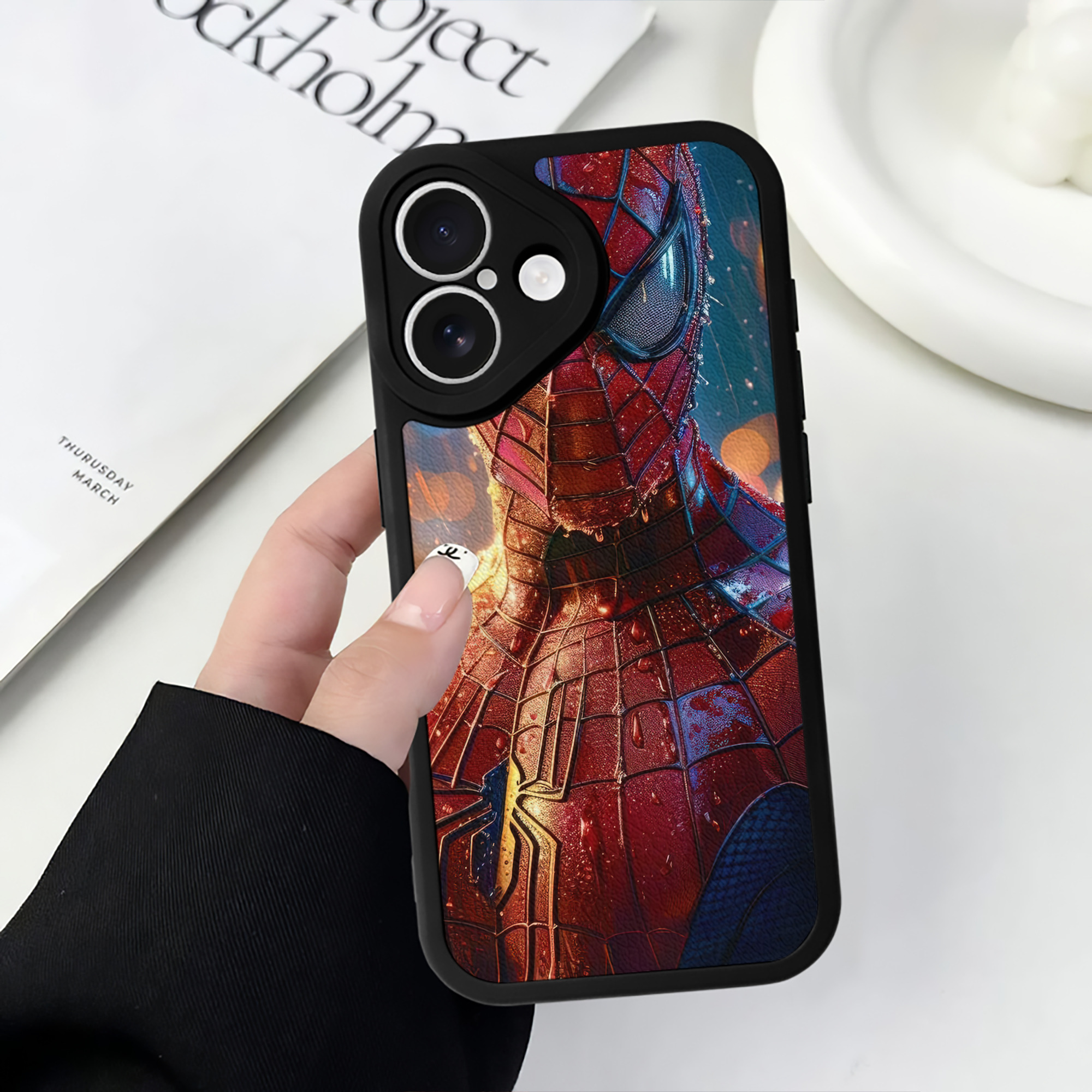 Spider Man スパイダーマン 【iPhone 16シリーズ対応】シリコンスマホケース（レザー調） 材質：シリコン